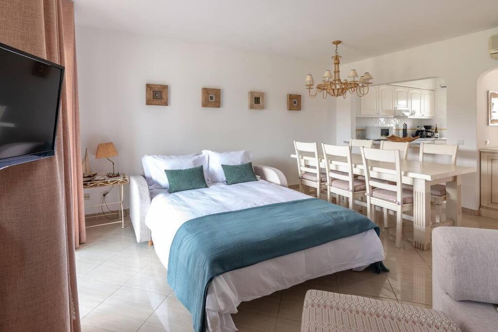 Moradia Olhos De Agua - 3 Quartos - 6 Camas Vakantiehuis *
