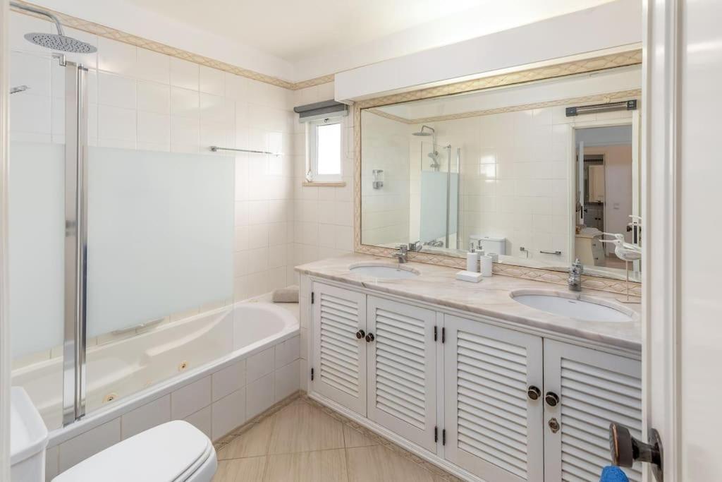 Vakantiehuis Moradia Olhos De Agua - 3 Quartos - 6 Camas